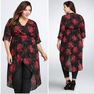 Torrid Size 2 Black with Red Floral Hi Lo Blouse
